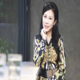 28岁享财富自由今却积劳成疾！作家小彤∶钱够花到第三代