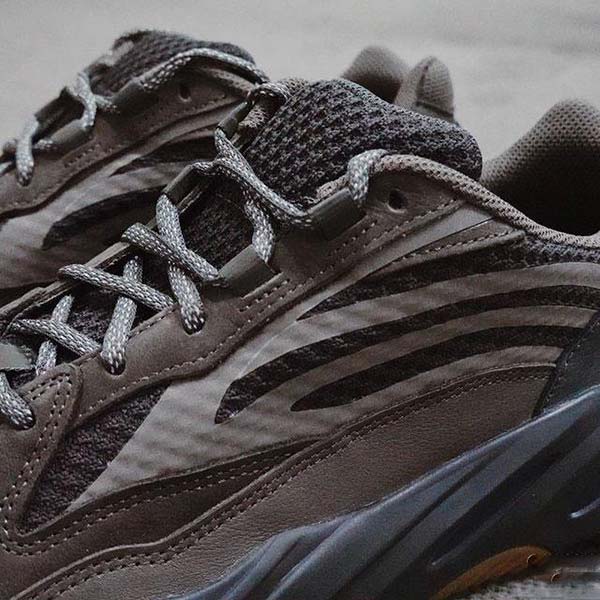 Yeezy 700 V2 GEODE开箱测评