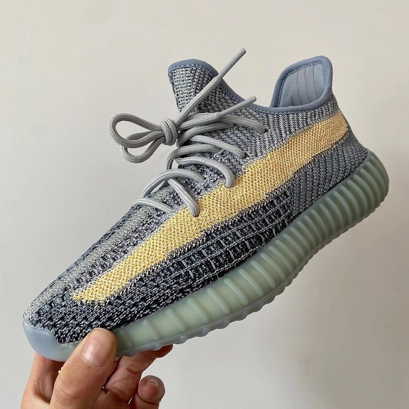 牛仔單宁質感！全新配色 Yeezy Boost 350 V2 最新實物圖曝光