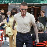 別說POLO衫是老頭衫了，貝克漢姆穿出精緻感