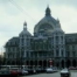 人最難克服的是妒忌心